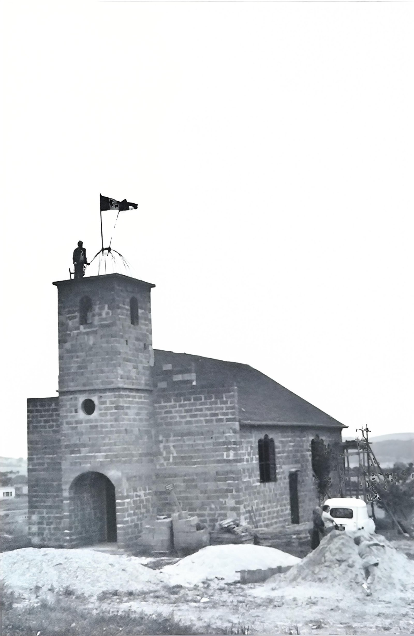 ЗИДАЊЕ ЦРКВЕ — фотографија 3